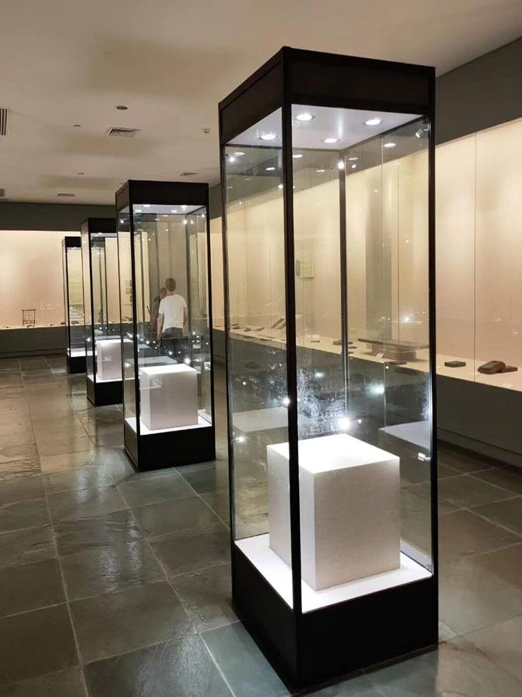 成都博物館展示柜工廠 專業(yè)化定制與一體化會(huì)務(wù)服務(wù)的完美融合